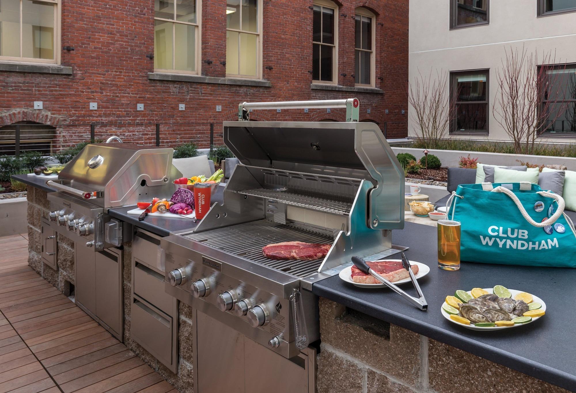 Worldmark Portland Waterfront Park Exterior photo